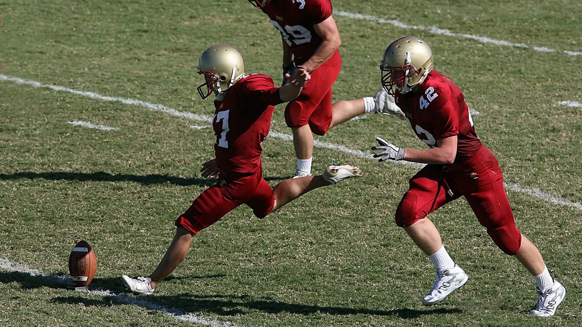 “新都香城体育中心,福乐球赛场谁主沉浮?”